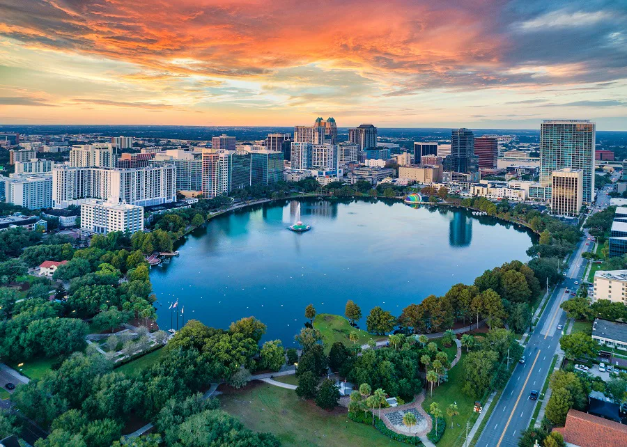 Aerial view of Lake Eola in Orlando, Florida